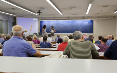 D’alfabetització a cursos per entendre les factures: així ha estat l’evolució de l’educació per adults